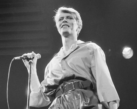 David Bowie en concierto en 1978