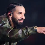 Drake actúa junto a Vybz Kartel en el Scotiabank Arena de Toronto, el domingo 26 de octubre de 2025