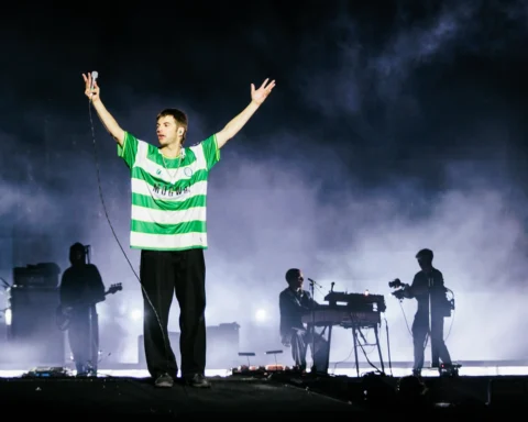 Grian Chatten de Fontaines D.C. en vivo en el Reading 2026