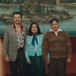 Harry Styles en una escena del videoclip de “Coming Up Roses”