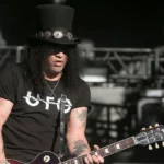 Slash, guitarrista de Guns N’ Roses, tocando en vivo
