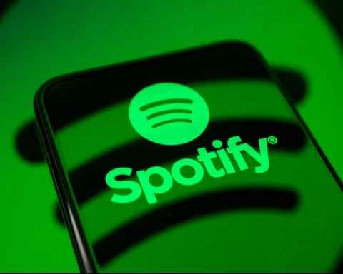 Logotipo de Spotify en la pantalla de un teléfono