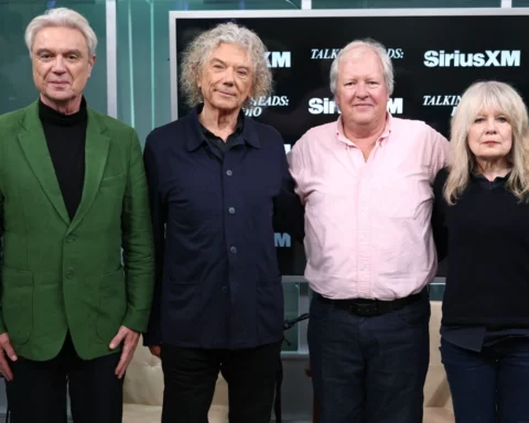 Talking Heads en 2026, con motivo del anuncio de su libro autorizado